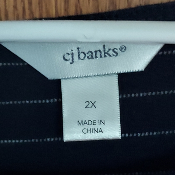 Top - Picture 3 of 4